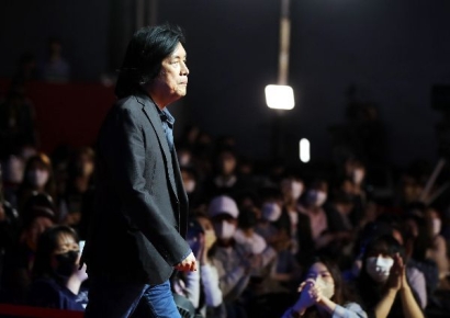 [단독]이창동 감독 7년 만에 메가폰…전도연·설경구·조인성 합류