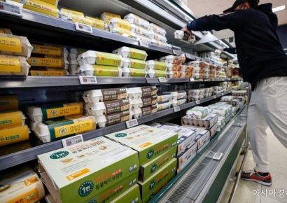 "장 볼때 꼭 사는 단골 품목인데" 작년보다 20% 뛴 계란값…밥상물가 비상