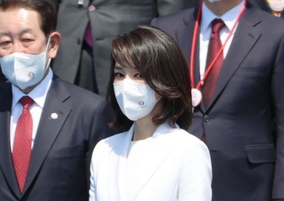 외신들 "디올백 스캔들, 총선 앞둔 여당에 부담줄 것"