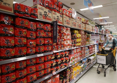 10% 오르면 140억 손실…식품업계, 환율 쇼크 현실화