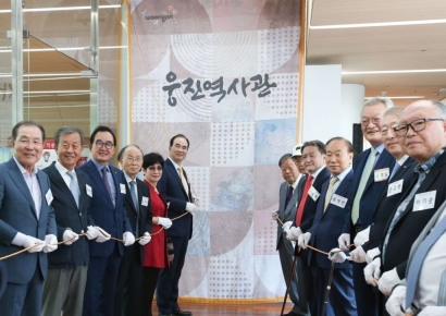 'M&A 잔혹사' 윤석금 웅진 회장, 이번엔 다를까