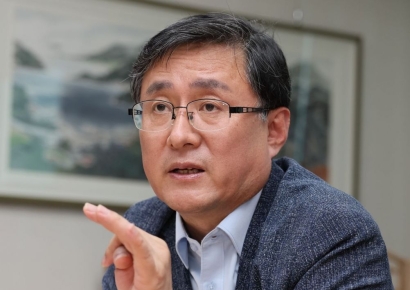 [단독]김성환 환경장관 후보자 "유역환경청에 기후업무 신설 추진"