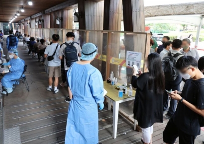 코로나 끝난 줄 알았는데…"변이 없이 인간에게 침투" 박쥐 바이러스 경고 나왔다[과학을읽다]