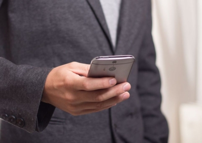 "퇴근 후 연락하면 벌금 8500만원" 법률 시행…'연결되지 않을 권리' 두고 호주 '시끌'