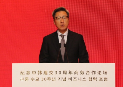 '갑질 의혹' 정재호 대사 두문불출…브리핑도, 내부회의도 취소