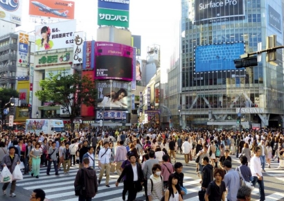 "40대 이상은 안 받아요"…나이 때문에 술집 문턱서 '컷' 당했다
