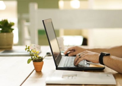 쇼핑몰 수유실서 회의 하다 갇힌 中 남성…"호흡기 질환 생겼다" 소송