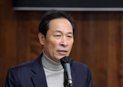 "우상호 승리 돕겠다"…이광재, 강원지사 불출마 전격 선언