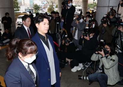 '박수홍 동거설' 퍼트린 형수 "이성적 판단 안됐다"