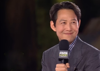 7일 연속 상한가 행진…이정재 지분가치 100억→728억 됐다