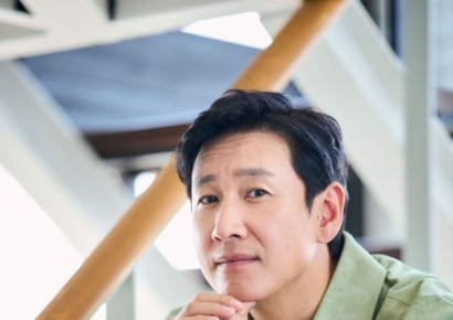외신들 "이선균, 넓은 연기 스펙트럼으로 주목"…수사 논란도 조명