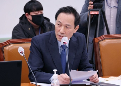 대통령실 정무수석 우상호, 홍보수석 이규연, 민정수석 오광수