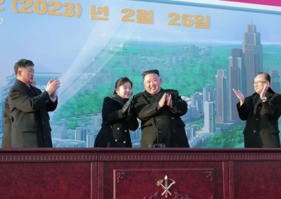 "北 김주애, 김정은보다 무서운 인간 가능성"