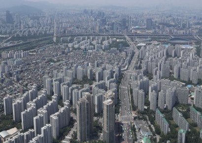 '30대는 엄두도 못내'…땅주인도 고령화, 셋 중 둘은 '60대 이상'