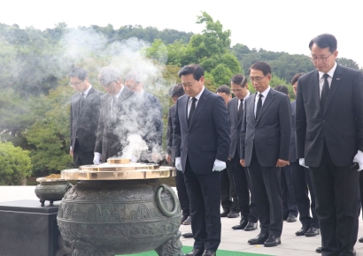 군인공제회, '호국 보훈의 달' 현충원 참배 