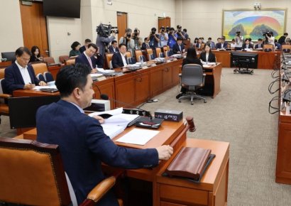 [포토] 국회 정무위, 소위서 민주유공자법 논의