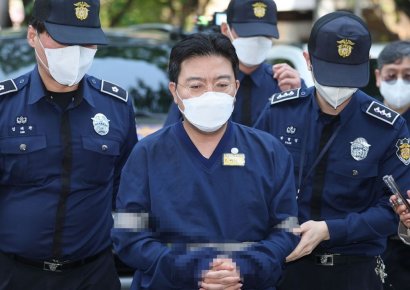 'SG사태' 라덕연, 재판부 직권 보석 석방…구속 1년만