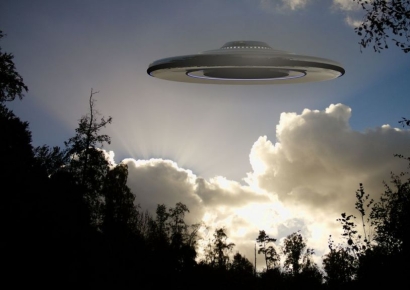 "추락 우주선서 '외계인 사체' 회수"…美 전 국방부 당국자 주장