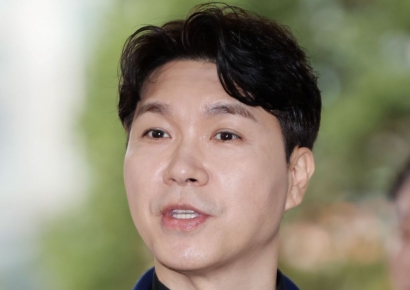 박수홍 "그들 이미 악마화"…'61억 횡령' 친형부부 엄벌 탄원서 제출