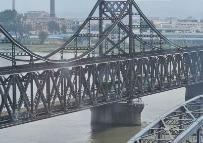 中 '北노동자 전원귀국 요구' 의혹에 "소설쓰지 말라" 일축