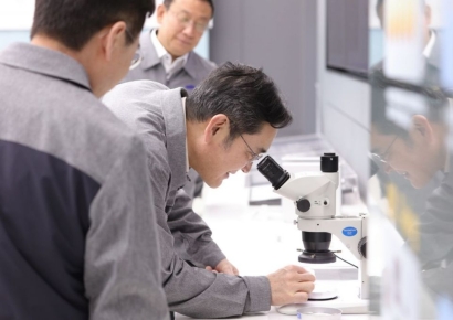 이재용, 삼성전기 찾아 "신사업 성공하세요" 격려