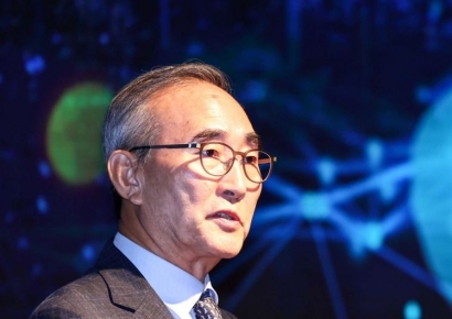 김영섭 KT 대표 "스마트폰-위성 연결 6G 준비 중"…AI 주도권도 강조