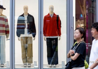 "왜 장사가 잘 되는데~" 의류 소비 증가에 웃는 패션株[주末머니]