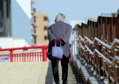자녀 없는 日 고령남성, 2050년에 520만명…고독사 우려 커져