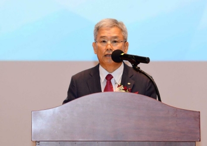 추석·휴일 반납하고 회사서 숙식…김동철 "위기 극복 실마리 찾겠다"
