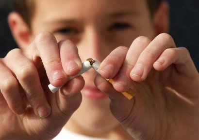 "다음 세대 평생 담배 못 사…구입연령 더 높인다" 강력 규제 나선 英