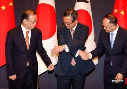 일본 언론 "한중일 정상회의, 내달 26∼27일 전후 검토"