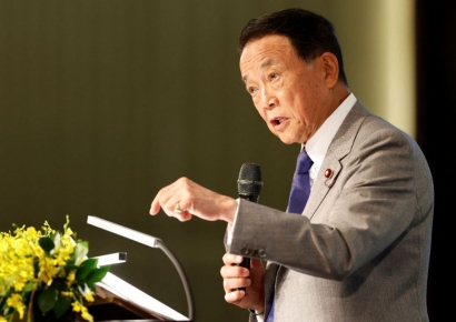 李대통령, 이번엔 日자민당 실세 '아소 다로' 접견…후속 대일 외교