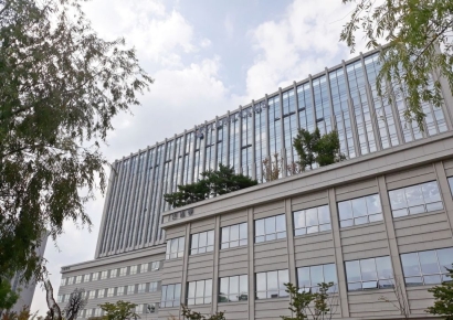 Hospital Director Detained for Arson Threat with Gasoline and Female Employee Faces Pretrial Detention Hearing