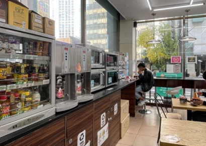 계엄령 놀란 시민들…편의점 생필품 최대 '4배 껑충'