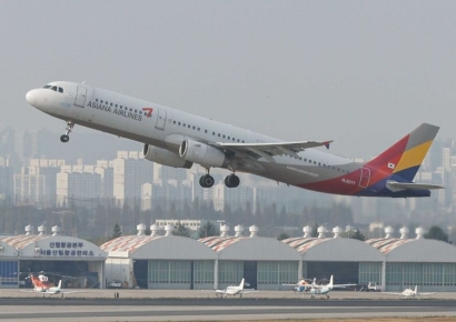 대한항공이 품은 아시아나항공, 차입금 1兆 조기상환