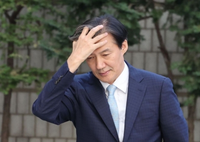 '윤석열씨'라 부른 조국 "가정 파탄과 정권 파탄, 둘 중 하나 선택"