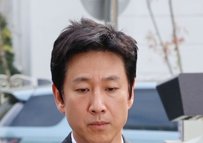 이선균 "나도 너 되게 좋아해, 알아?" 유흥업소 실장과 통화 공개 돼
