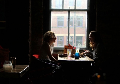 "내 폰 가져가면 1만7000원 줄게"…스마트폰 탈출 모임 인기[세계는Z금]