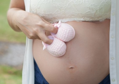 4kg 넘는 신생아 건강해서 좋아했는데…"산모·아기 건강 위험 경고"