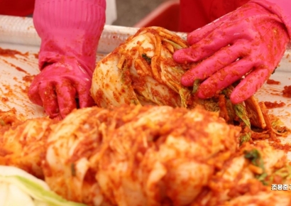 "엄마가 혼자 담근 김장김치 친정에 나눠주는 새언니…제가 못된 건지"  