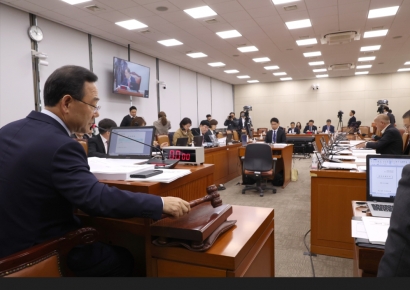 국회로 넘어간 연금개혁 논의…정부 지원 시작