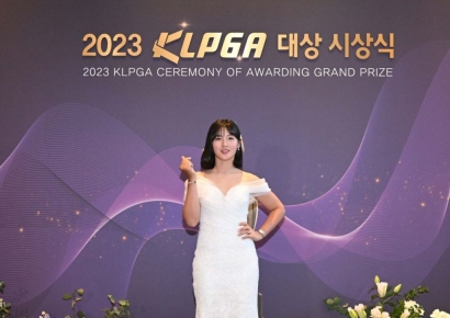 ‘큐티풀’ 박현경 “저 드레스 입었어요”