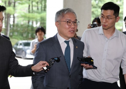 '광복절 특사' 최강욱 전 의원, 민주당 교육연수원장 임명
