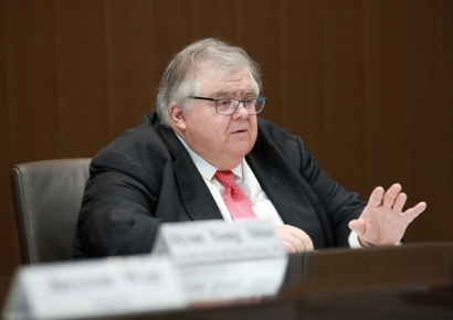 BIS "인플레 반등 위험…중앙銀, 금리인하 서둘러선 안 돼"