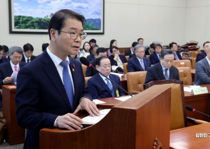 민원인에 욕먹고 폭행당한 고용부 직원…18명 전원 불송치