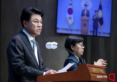 [속보] 장제원 "날 밟고 尹 정부 성공 시켜달라"...총선 불출마 선언