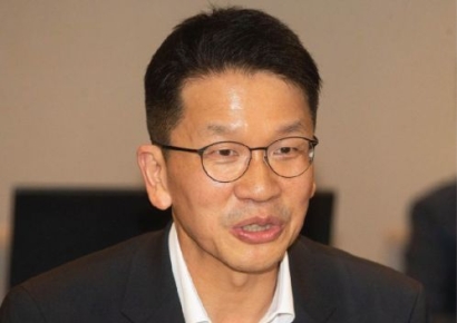 [뉴재계 3·4세]①사촌 최창원·3세 최윤정, 위기 속 SK 경영 전면에