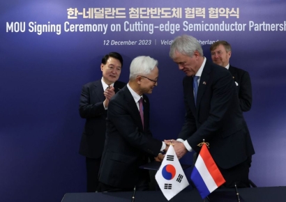 반도체장비 '톱3' R&D 센터 한국에 모인다…삼성·하이닉스 효과