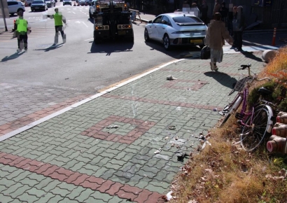 진주 경상국립대병원서 승용차 2대 받은 택시 … 보행자 등 7명 부상
