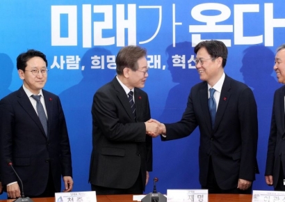 [포토] 이재명 대표, 대통령실 정책실장 정무수석 접견